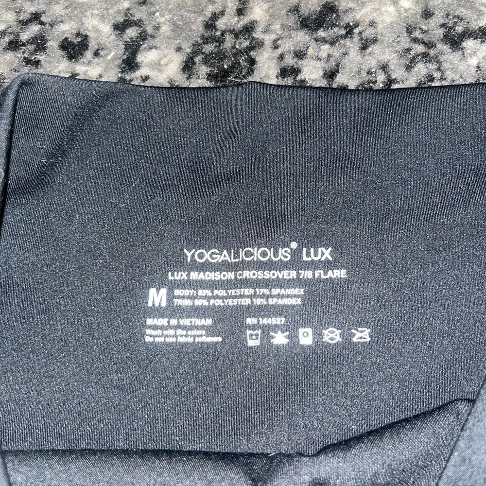 Yogalicious Crossover Flare leggings